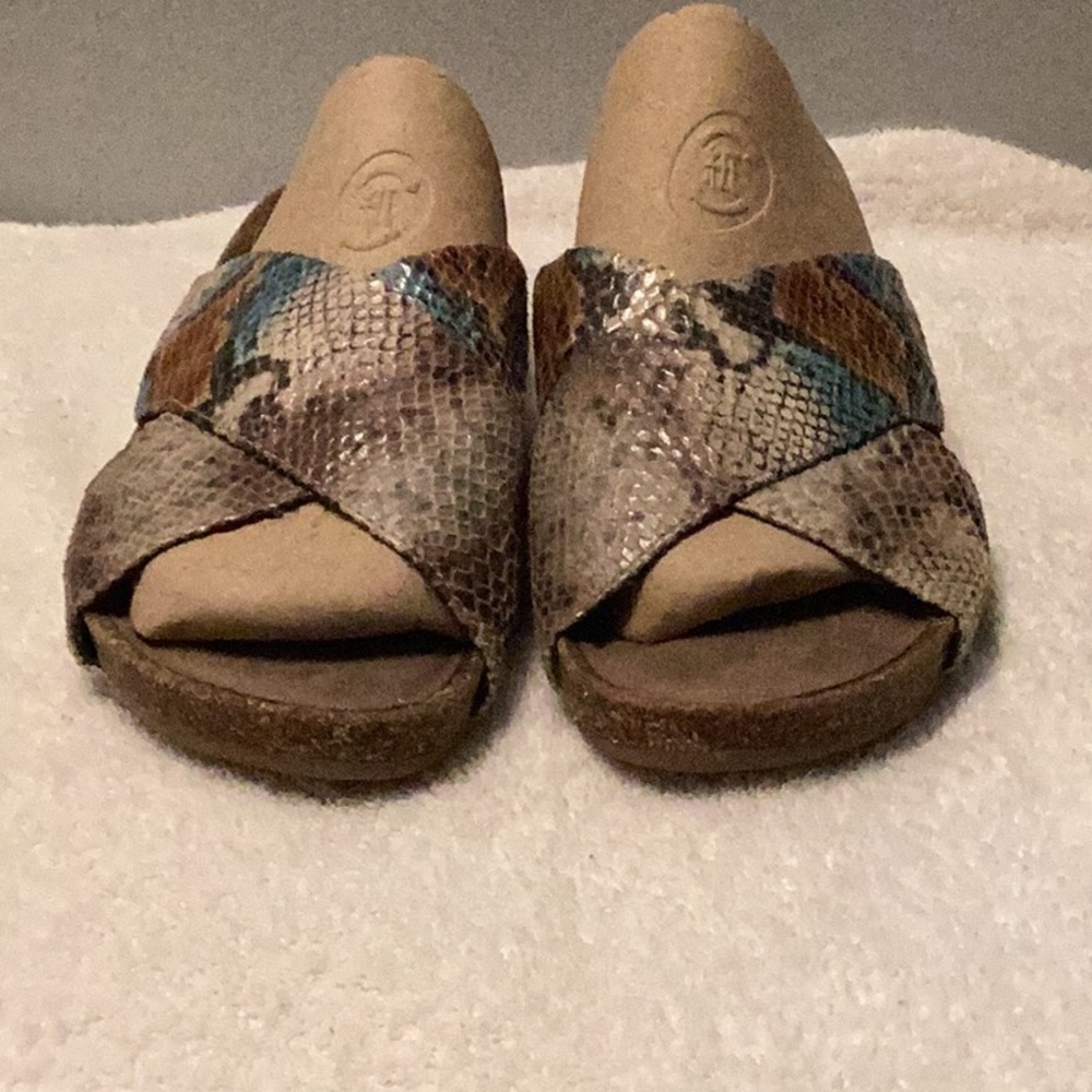 Snakeskin Patterned Slide Sandals - image 3